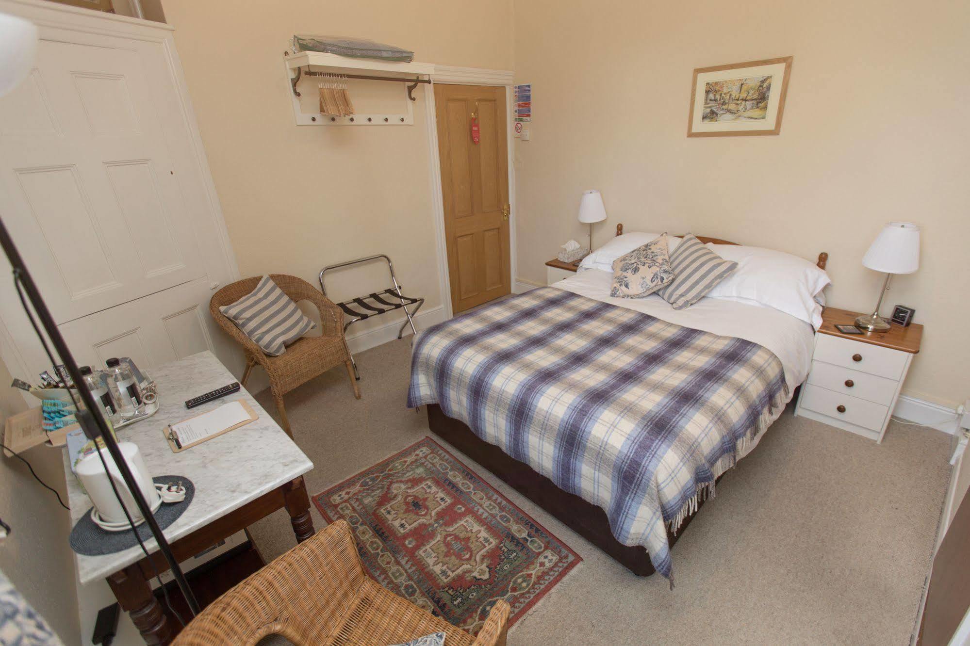 The Maples Bed & Breakfast Hythe  Exterior foto