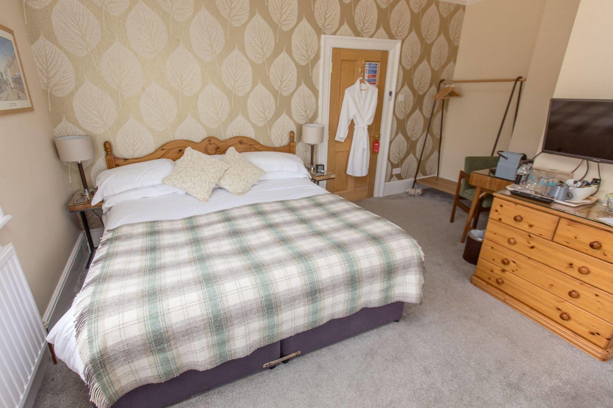 The Maples Bed & Breakfast Hythe  Exterior foto