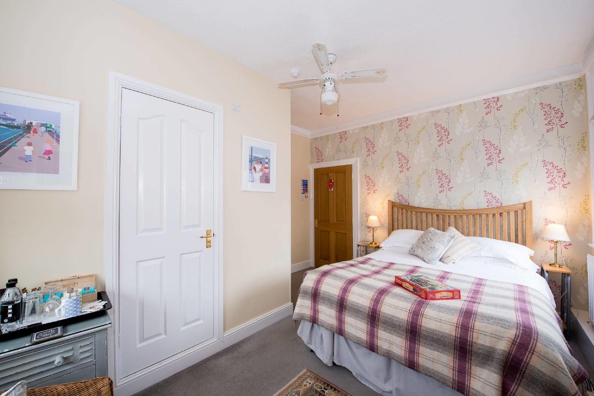 The Maples Bed & Breakfast Hythe  Exterior foto