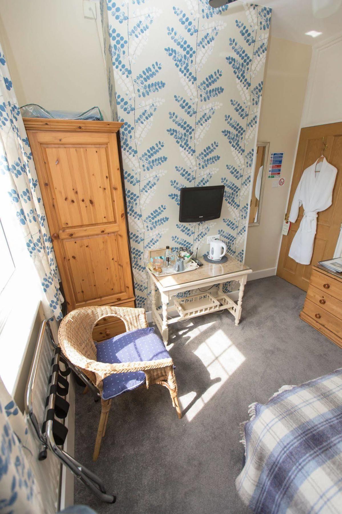 The Maples Bed & Breakfast Hythe  Exterior foto
